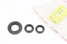 Сальники к-кт 3шт (17x27x6; 17x28x5,5; 24x43x6) двигуна, Suzuki AD50/Sepia