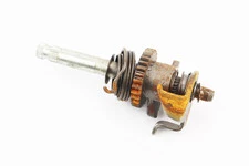 УЦЕНКА Вал кикстартера в сборе (шестерня, пружина) CB250 (присутствует налет)