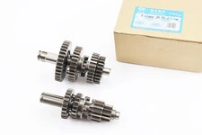 Коробка передач (два вала с шестернями) d-12мм под подшипник