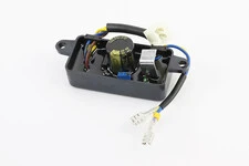 Реле напряжения AVR однофазное 2-3,5кВт (корпус - прямоугольник, пластик, контакты - 2 "мама" + 4 "папа", 250V, 220µF) Тип 1