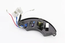 Реле напряжения AVR трехфазное 4-6кВт (корпус - сегмент, пластик, контакты - 2 "мама"+ 2 "папа" + 4 "папа", 250V, 470µF)