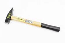 Молоток 300 г, рукоятка из дерева 02-0203