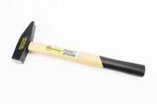 Молоток 500 г, рукоятка из дерева 02-0205
