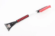 Щітка зі скребком 66см AT-0117