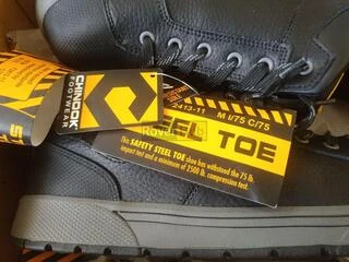 Нові захищені кросівки Chinook Kickflip сталевий носок антисковзкі 44р