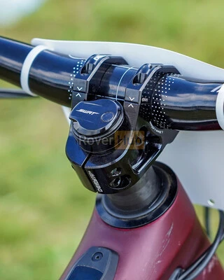 Виніс керма DMR Defy35  (Black) під кермо 31,8 мм