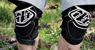 Наколінники TLD T-BONE Knee Guard [Black] Розмір XS/SM