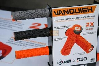 Гріпси ODI Vanquish, v2.1 Lock-On ,MTB , Closed End Orange/Black