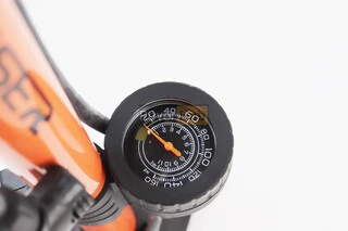 Насос ручний "підлоговий" з манометром 160 psi/11 bar, під штуцера Schrader&amp;Presta, помаранчевий LC-3261