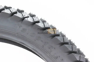 Шина 3,00-18 шипованная SY-M010