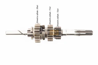 Коробка передач (три вала з шестернями)