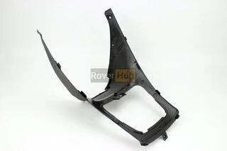 Пластик - основного багажника передній (відразу під сидінням)