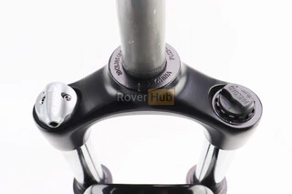 Вилка 26" амортизаційна, без різьби 1-1/8" (28,6мм), шток 240мм, з ходом 100мм, Disk-brake, пружинно-оливна, виносний Lockout,