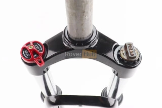 Вилка 26" амортизационная, без резьбы 1-1/8" (28,6мм), шток 260мм, с ходом 75мм, Disk-brake, M Lockout, чёрная LJ-644